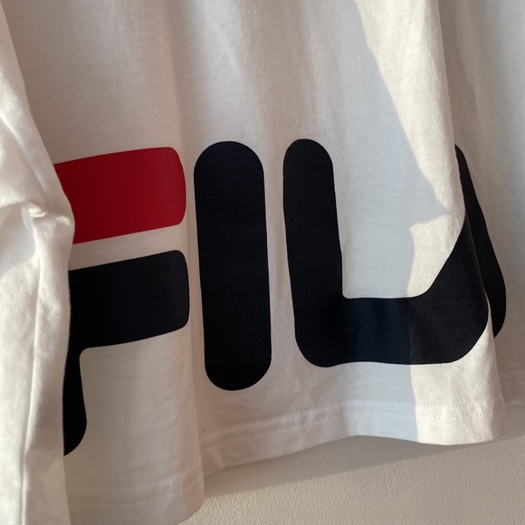 🌼 FILA - Short Sleeve Crop T-Shirt 🌼 - Picture 5 of 9